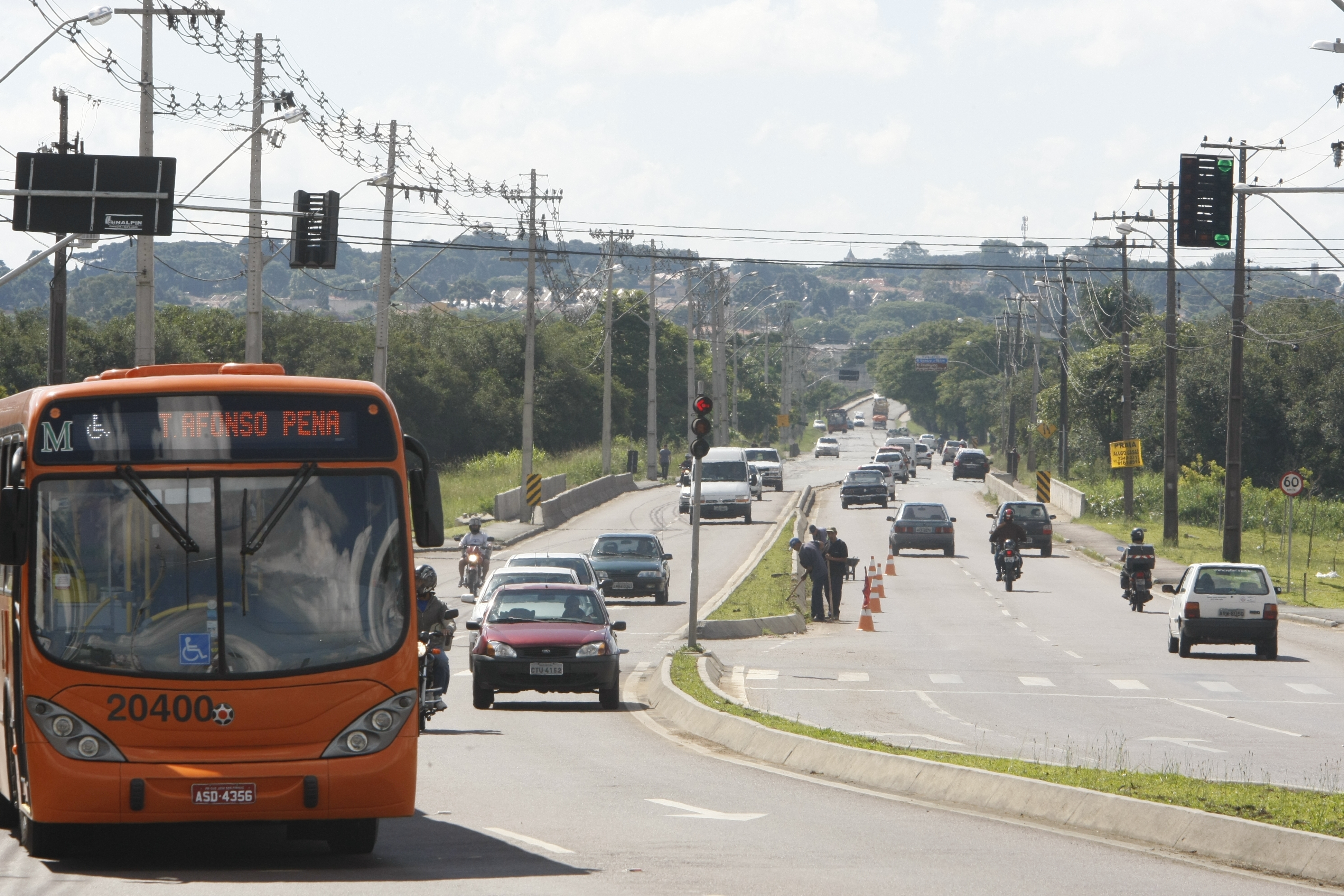 Linha Afonso Pena/Curitiba foi invadida por dois assaltantes . | Marcelo Elias /Gazeta do Povo