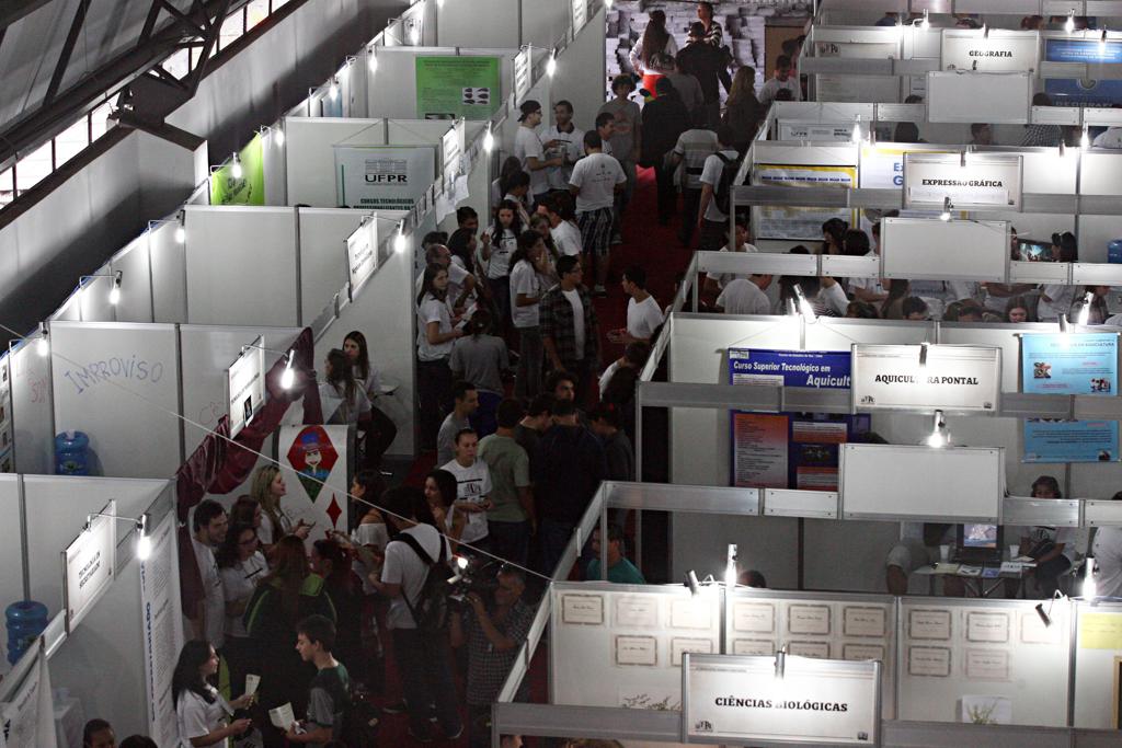 Expectativa é que 140 mil pessoas passem pelo evento | Felipe Rosa/Gazeta do Povo