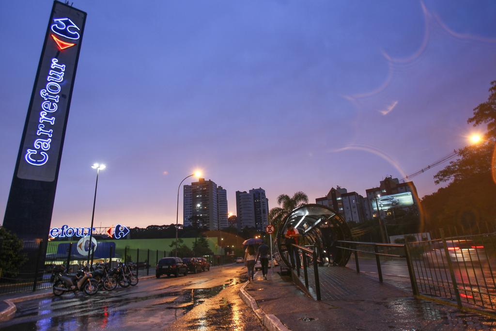 Loja do Carrefour em Curitiba. | Daniel Castellano/Arquivo/Gazeta do Povo