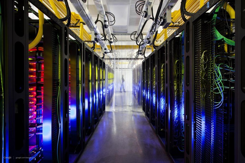 Um dos data centers do Google, instalados nos EUA, Finlândia e Bélgica. | Google/Divulgação
