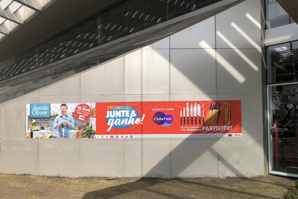 Promoção de selos no Muffato, em Curitiba. | Rodrigo Ghedin/Gazeta do Povo