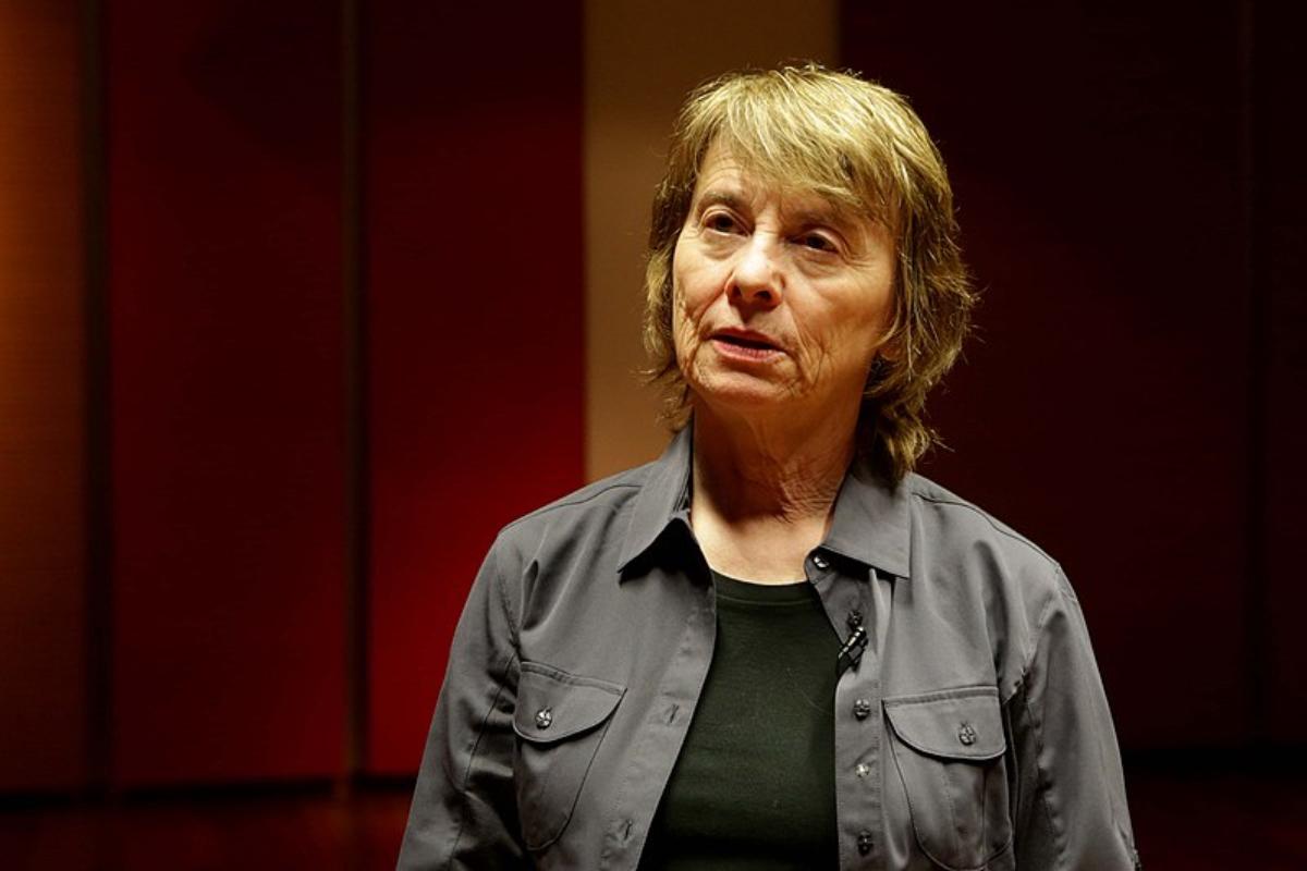 A escritora norte-americana Camille Paglia em evento em São Paulo, em 2015 | Greg SalibianWikiMedia Commons (CC BY-SA 2.0)