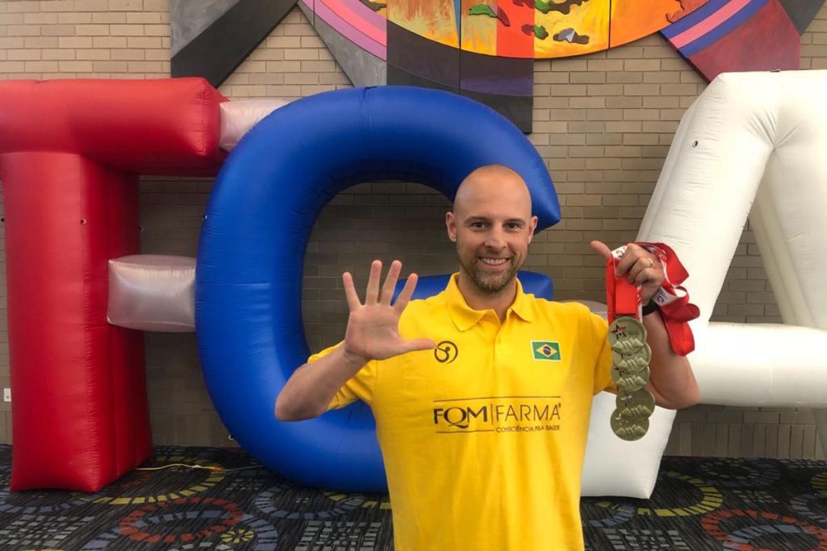 Rodrigo Machado no Transplant Games of America, nos EUA, onde ganhou cinco medalhas de ouro na natação | Arquivo Pessoal
