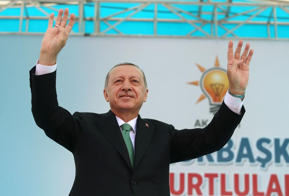 Discurso nacionalista de Erdogan saiu pela culatra nesta sexta (10), intensificando crise na Turquia. | MURAT KULA/AFP