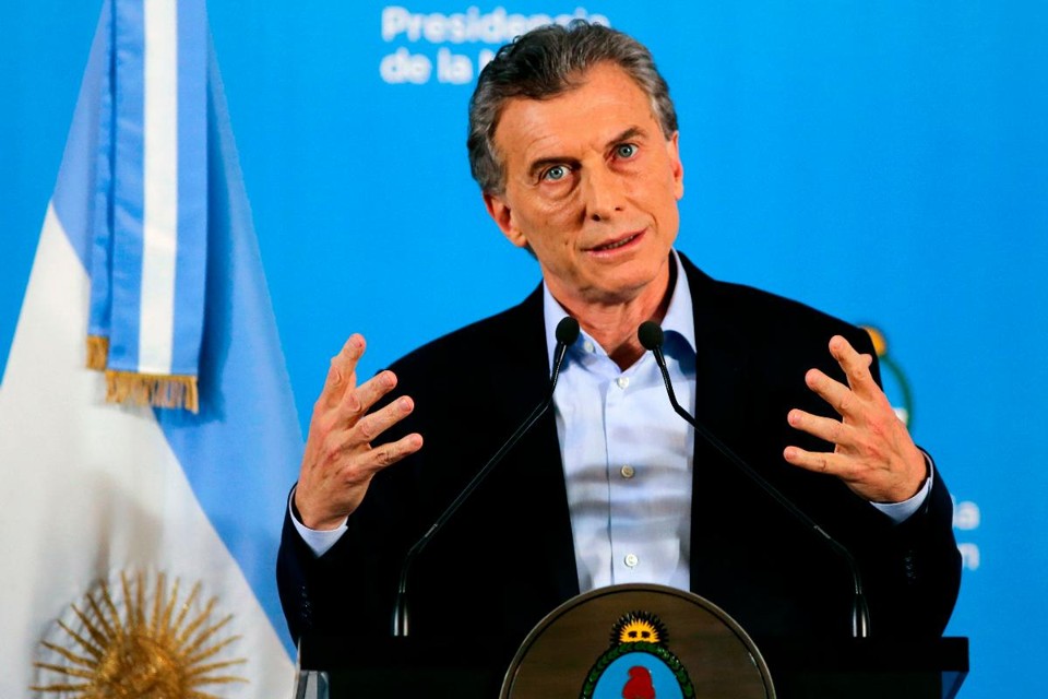 Crise econômica na Argentina fez com que o presidente do país, Maurício Macri, perdesse apoio popular | DAMIAN DOPACIO/AFP
