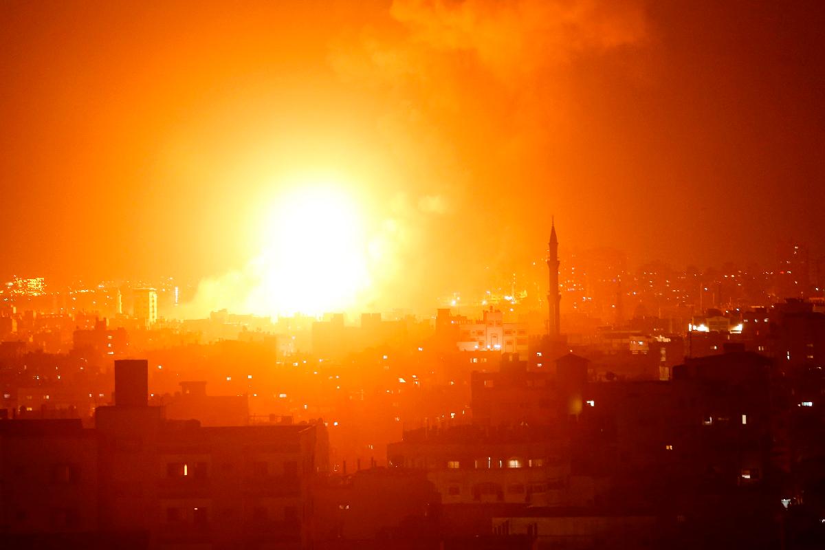 Explosão na Cidade de Gaza, durante ataque israelense | MAHMUD HAMSAFP
