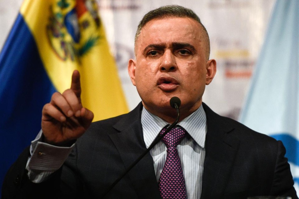 Procurador-geral Tarek Saab apresenta resultados das investigações sobre o suposto atentado contra o ditador venezuelano Nicolás Maduro | FEDERICO PARRA/AFP