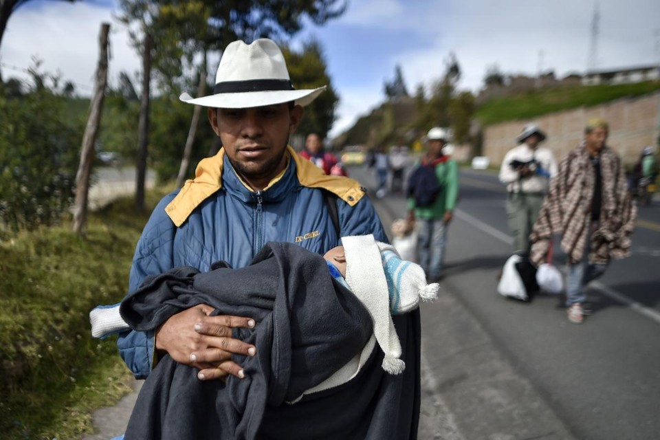 Cerca de dois milhões de venezuelanos deixaram o país | LUIS ROBAYO/AFP
