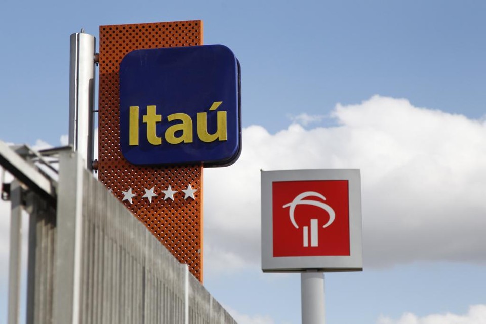 Itaú e Bradesco estão entre os bancos investigados pelo Cade. | Daniel Castellano/Gazeta do Povo