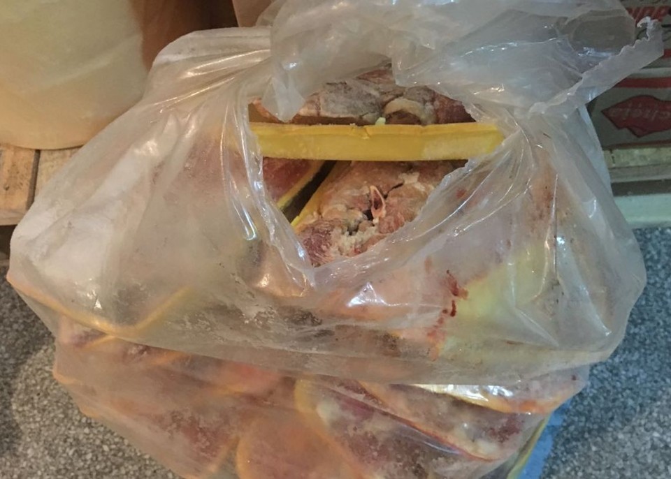 5 toneladas de alimentos vencidos e adulterados são apreendidos em Santa Felicidade | Polícia Civil/