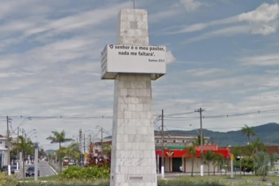 Inscrição na Praça da Bíblia: “O Senhor é meu pastor, nada me faltará” | Reprodução/Google Maps