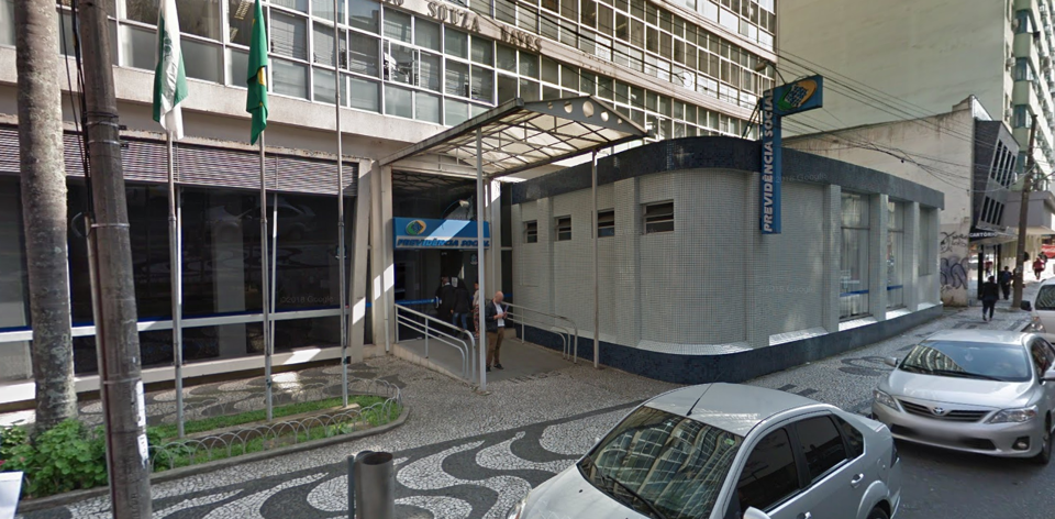 Mulher veio de Almirante Tamandaré e passou mal depois de não conseguir atendimento em duas agências da capital | Reprodução/Google