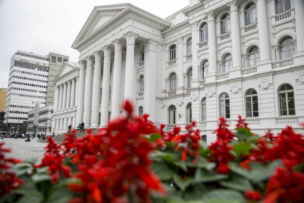 Interessados devem se inscrever no site da instituição até o dia 11 de setembro. | Marcelo Andrade/Gazeta do Povo