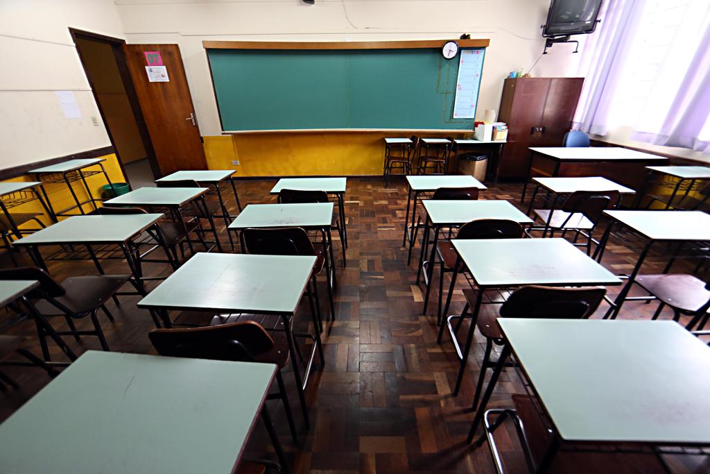 Rede estadual de ensino do Paraná vem caindo em qualidade desde 2009, registrando uma leve melhora em 2017 | Albari Rosa/Gazeta do Povo
