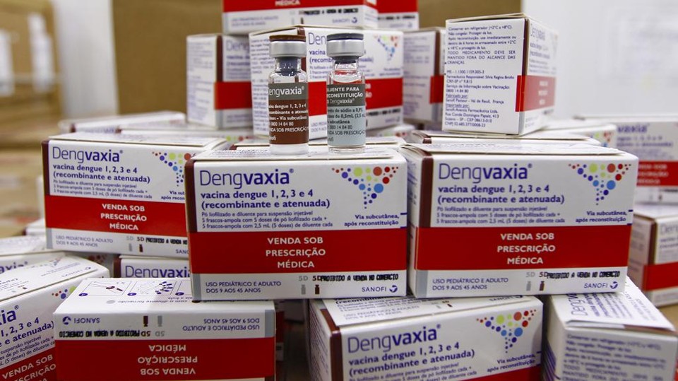 Paraná minimiza uso de vacina da dengue contraindicada pela Vigilância Sanitária Vacina francesa conta a dengue vem sendo aplicada no Paraná desde 2016. | Antônio More/Gazeta do Povo