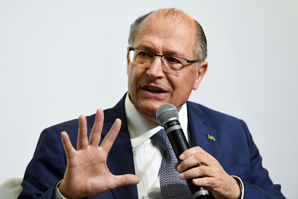 Ao TSE, defesa de Alckmin diz que contestação feita por Meirelles é ilegítima | Evaristo Sa/AFP