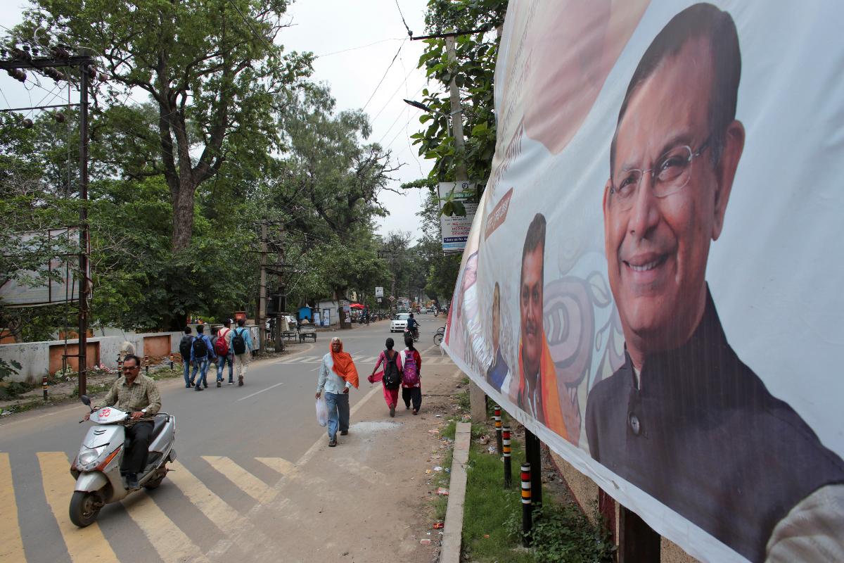 Poster do político indiano Jayant Sinha, em Hazaribagh | SAURABH DAS/NYT