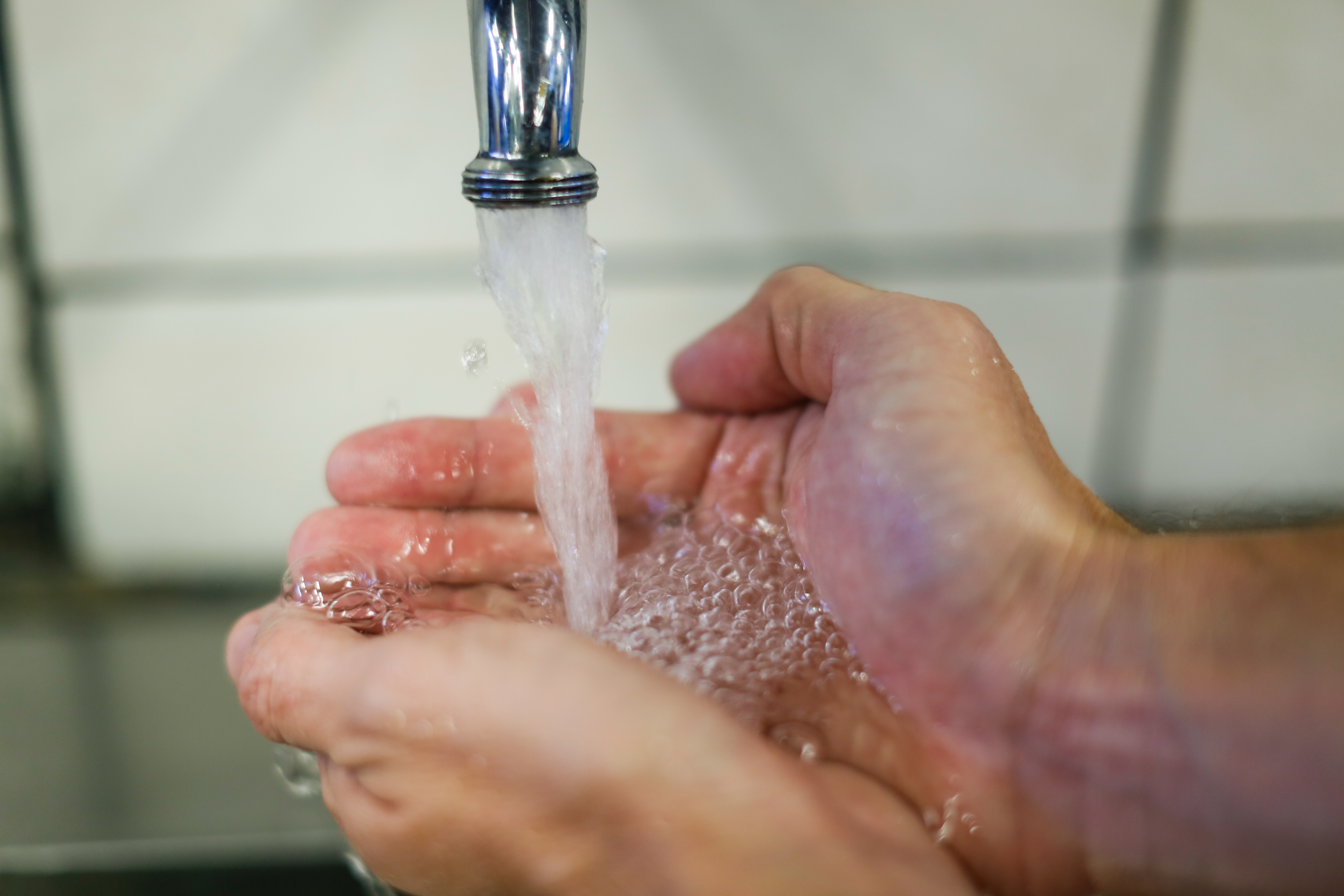 16 bairros de Curitiba estão sem água desde segunda-feira. | BRUNNO COVELLO/GAzeta do Povo