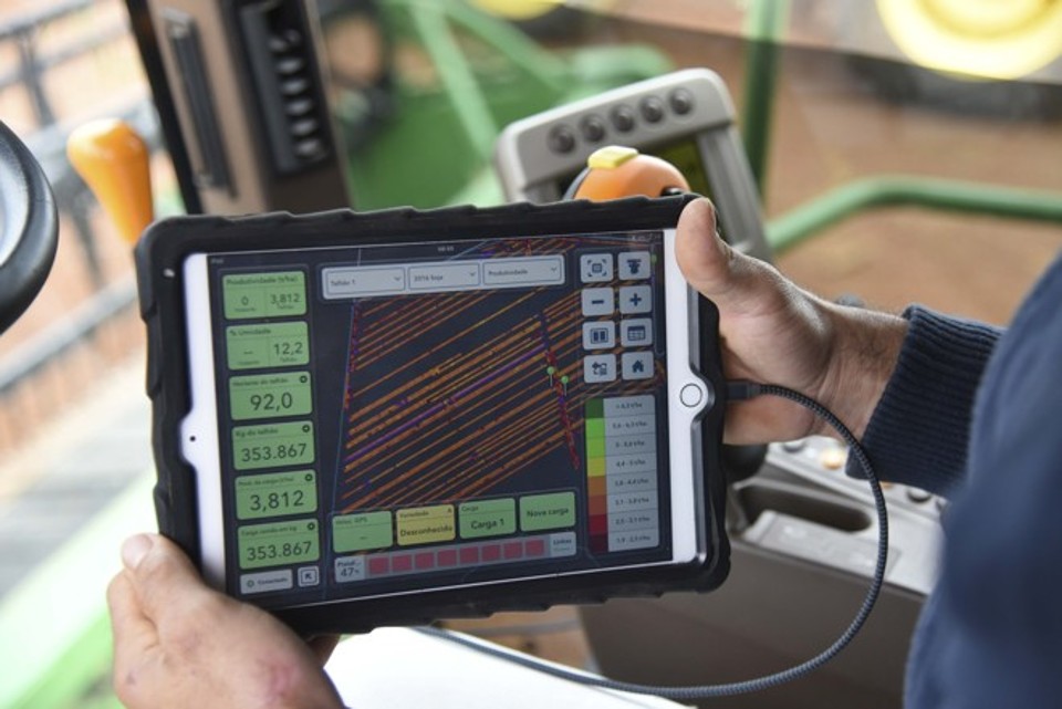 Agricultura de precisão se refere à adoção de GPS, Big Data e inteligência artificial para impulsionar as produtividades. | Cristiano Borges/Divulgação Climate Corporation
