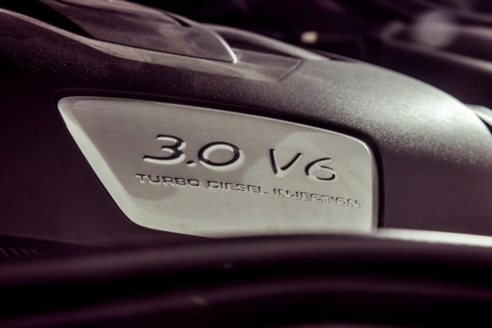 A motorização a diesel na Porsche está com os dias contados, como é o caso do propulsor 2.0 V6 turbodiesel, que equipe modelos como o SUV Cayenne. | Porsche / Divulgação
