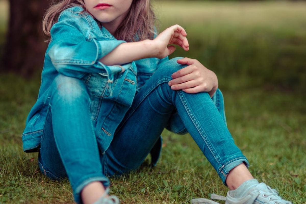 A França não autoriza o sexo com crianças. O ato continua sendo classificado como crime | Reprodução/Janko Ferlic/Unsplash