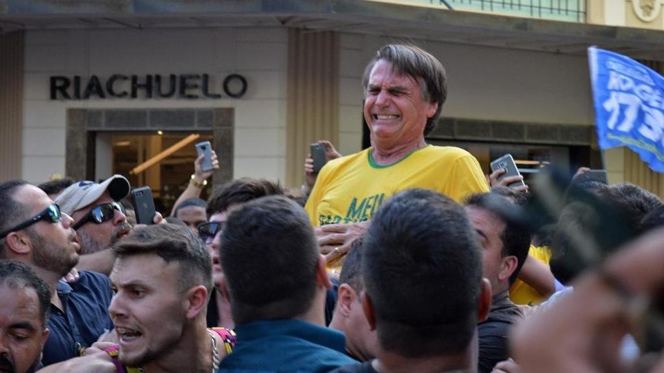 Quem são os advogados que defendem o agressor de Bolsonaro | AFP/