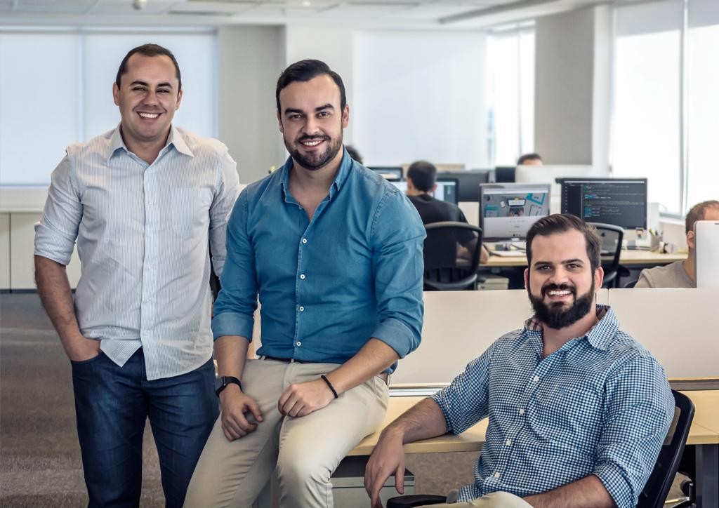 Da esquerda para direita, os fundadores da iClinic, Leonardo Berdu, Felipe Lourenço e Rafael Bouchabki