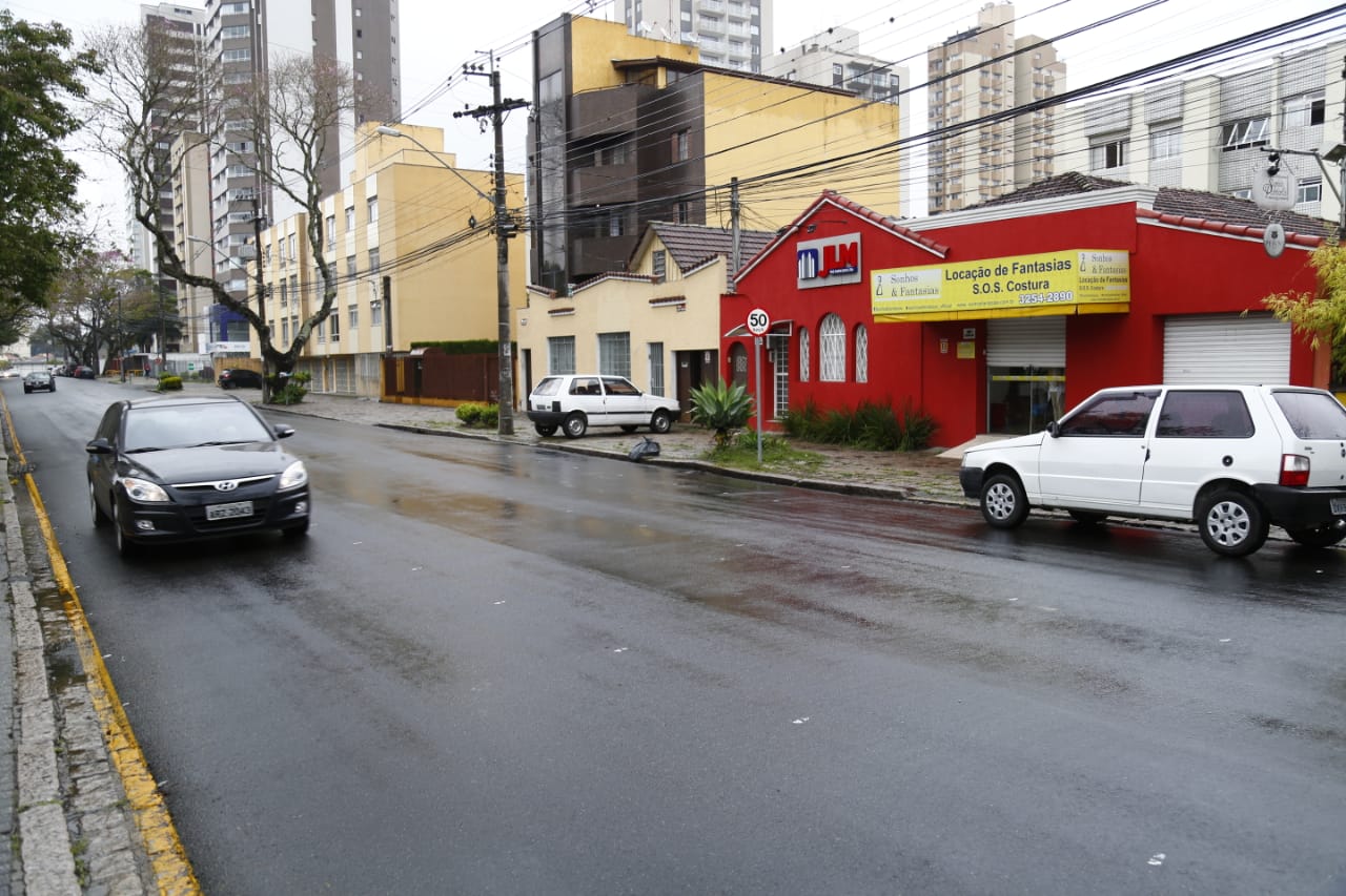 Trecho da Rua Padre Germano Mayer entre a Francisco Alves Guimarães e a Rua do Herval terá sentido único sentido bairro Hugo Lange. | Aniele Nascimento/Gazeta do Povo