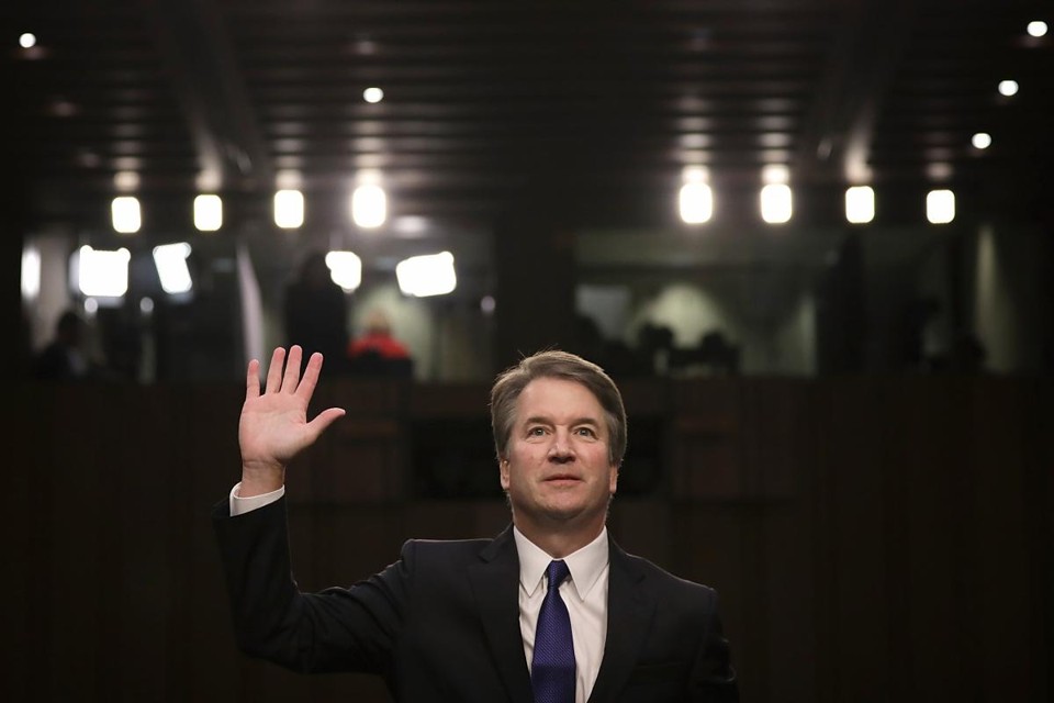 Brett Kavanaugh faz juramento antes do início da sabatina de confirmação à Suprema Corte dos EUA. | Drew Angerer/
AFP