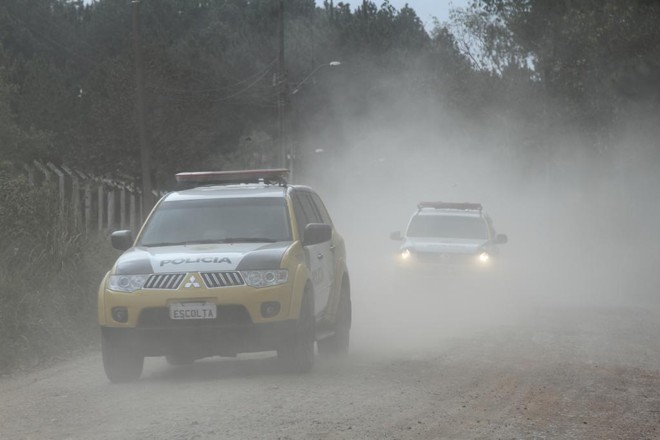 PM busca os fugitivos da penitenciária de Piraquara: Ozelio de Oliveiro é líder do PCC e sequestrou irmão da dupla Zezé di Camargo e Luciano. | Gerson Klaina/Tribuna do Paraná