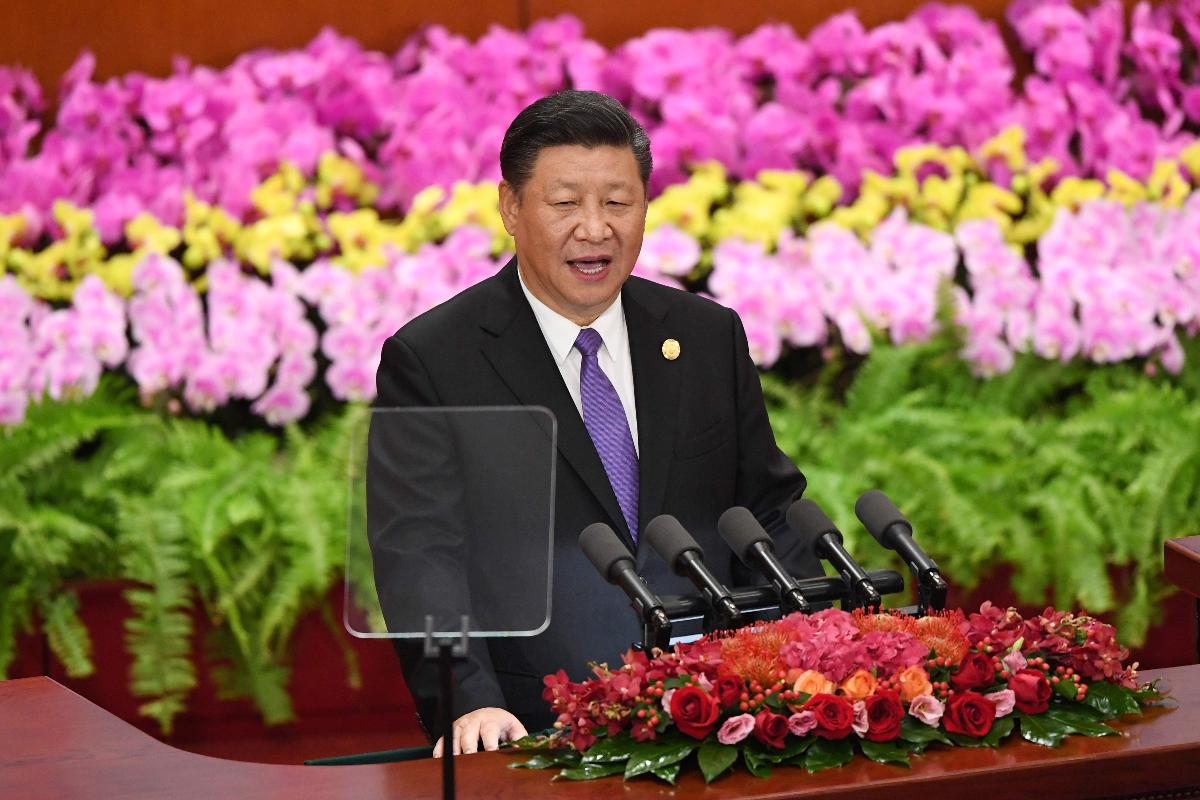 Presidente da China, Xi Jinping, discursa durante a cerimônia da abertura da reunião de cúpula entre a China e os países da África | MADOKA IKEGAMI/AFP