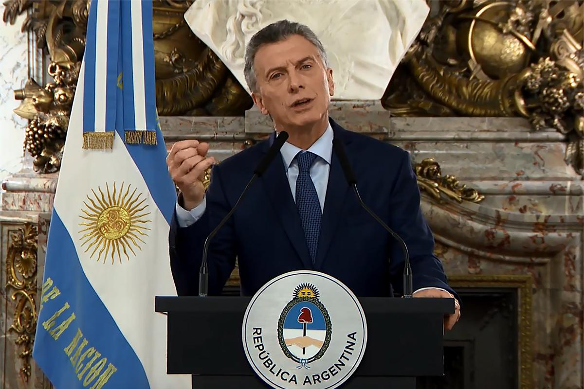 Em vídeo divulgado na manhã desta segunda, o presidente da Argentina, Mauricio Macri, defendeu as novas medidas de sua gestão frente à crise econômica | HO/AFP
