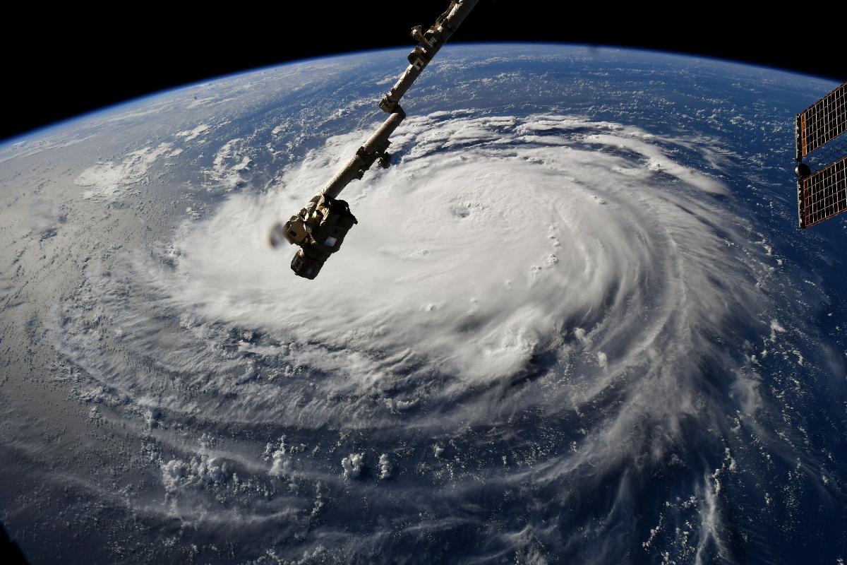 Esta foto de divulgação da NASA mostra o Furacão Florence ao largo da costa leste dos EUA, visto da Estação Espacial Internacional | Divulgação Nasa/AFP