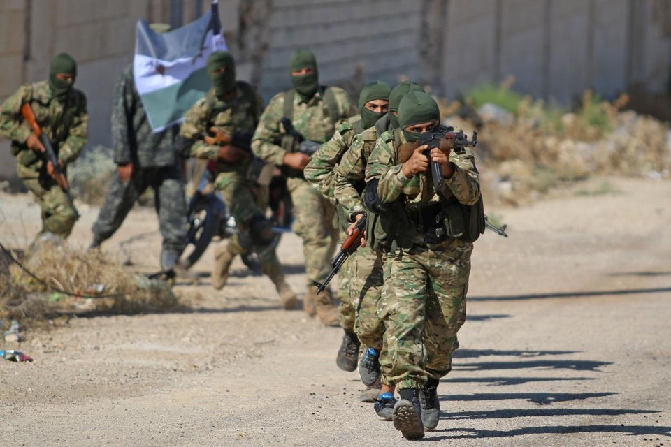 Rebeldes sírios participam de treinamento | AAREF WATAD/AFP