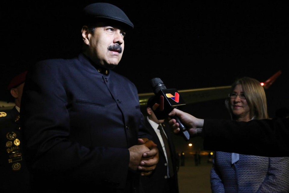 Enquanto isso, a Venezuela rejeitou ofertas de ajuda de outros países e informou que a atual crise humanitária pela qual o país passa faz parte de uma campanha mundial de difamação para derrubar Maduro | FRANCISCO BATISTA/AFP
