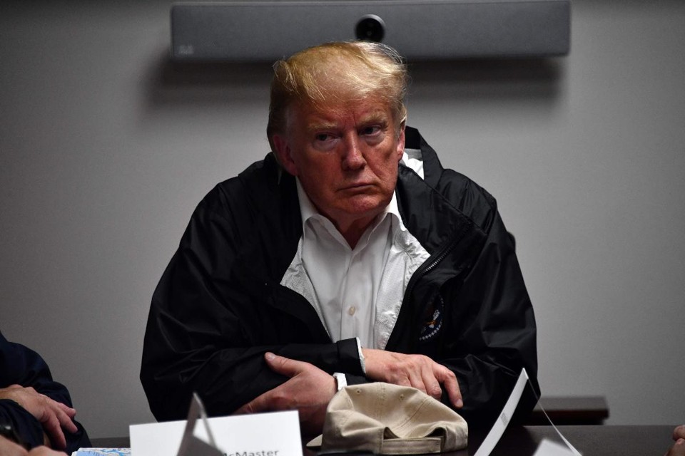 Não ficou claro se o presidente Donald Trump estava brincando ou falando sério quando mencionou a possibilidade do muro no Saara | NICHOLAS KAMM/AFP