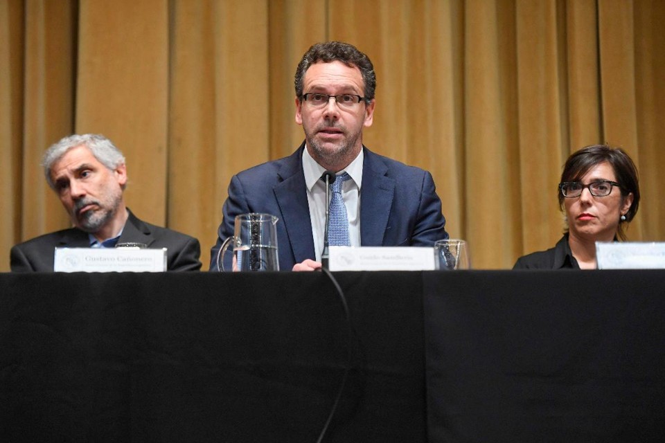 Presidente do BC argentino, Guido Sandleris, explica detalhes do acordo com o FMI | EITAN ABRAMOVICHAFP