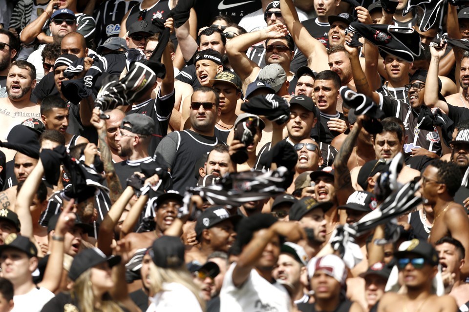 Organizadas de Corinthians e Santos se posicionam contra Bolsonaro | Marcelo Andrade/Gazeta do Povo