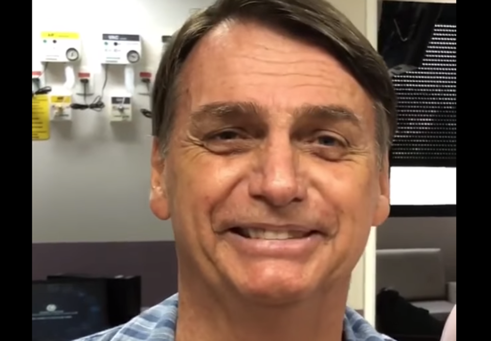 Bolsonaro surge sorridente em novo vídeo e diz que terá alta até o final do mês | Reprodução/Facebook