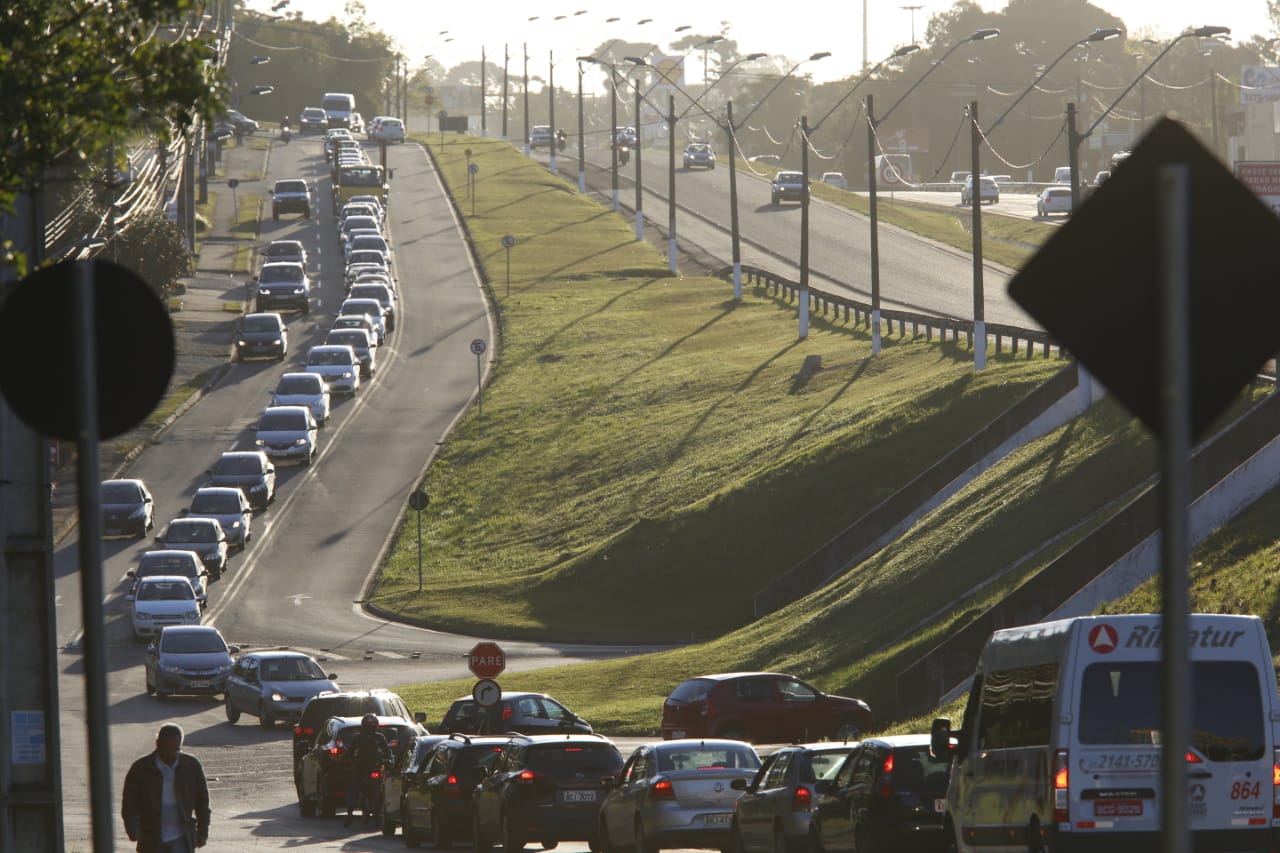 BR-277 em Campo Largo já estava movimentada na tarde de quinta-feira (6) | Átila Alberti/Tribuna do Paraná