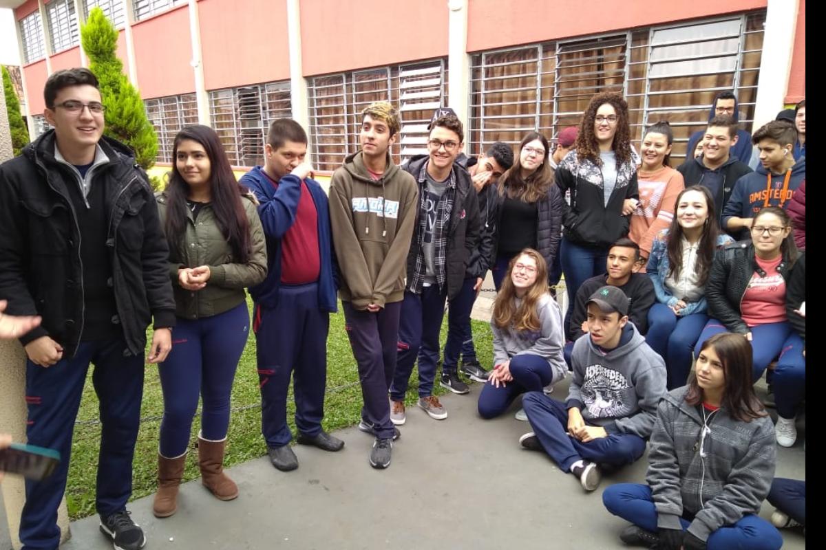 Alunos do 2º ano do Ensino Médio se envolvem com política e criam projetos de lei |