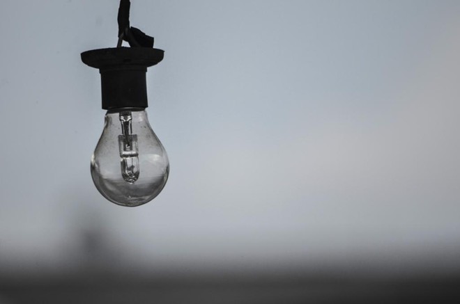 Copel vai desligar o fornecimento de energia para ampliação e reparo da rede. | Maicon J. Gomes/Gazeta do Povo