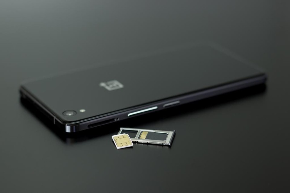 Anatel inicia domingo (23) o bloqueio de celulares piratas em 10 estados | /