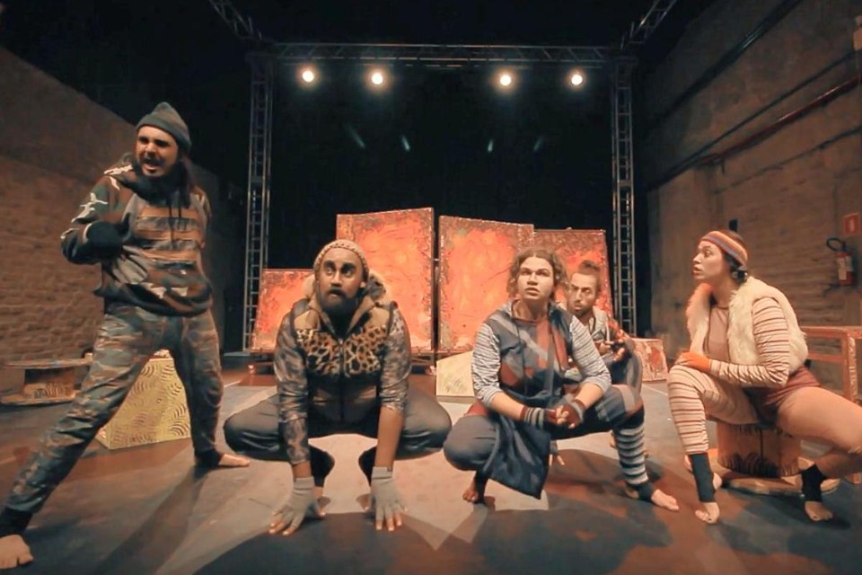 ‘Gulliver, um Gigante Diferente’: peça com temática LGBT voltada para o público infantil | Reprodução/YouTube