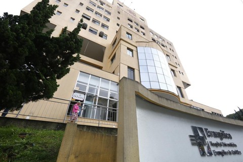 Em novo leilão, Hospital Evangélico de Curitiba é arrematado por R$ 215 milhões Consórcio vencedor diz que vai manter funcionários e atendimento ao SUS | Aniele Nascimento/Gazeta do Povo