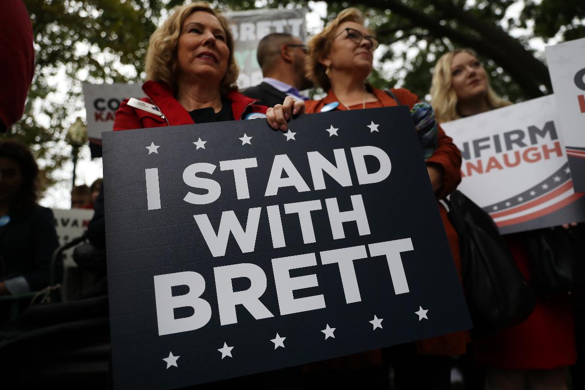 Manifestantes apoiam Brett Kavanaugh, indicado por Donald Trump à Suprema Corte americana | Andrew Harrer/Bloomberg