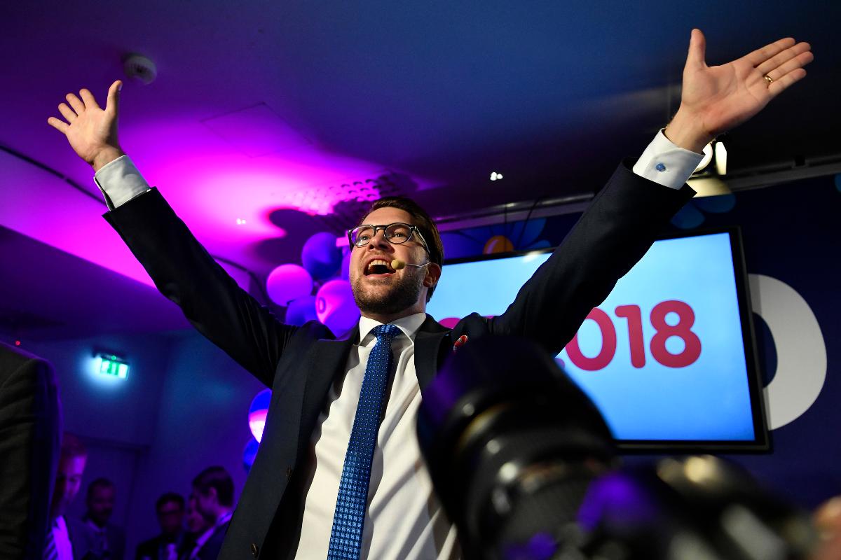 Jimmie Akesson, líder dos Democratas da Suécia, comemora resultado da eleição em Estocolmo, na Suécia, neste domingo (9) | Mikael Sjoberg/Bloomberg