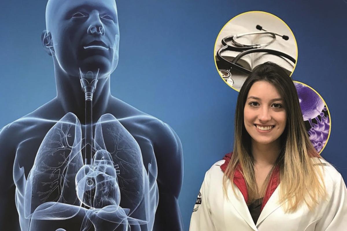 Débora está no 8.º período da faculdade e no começo sentiu muita dificuldade com metodologia de ensino | Arquivo Pessoal