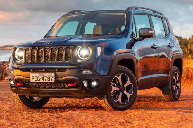As versões Longitude e Trailhawk a diesel passam a contar com faróis e luzes de neblina em led. | Jeep / Divulgação
