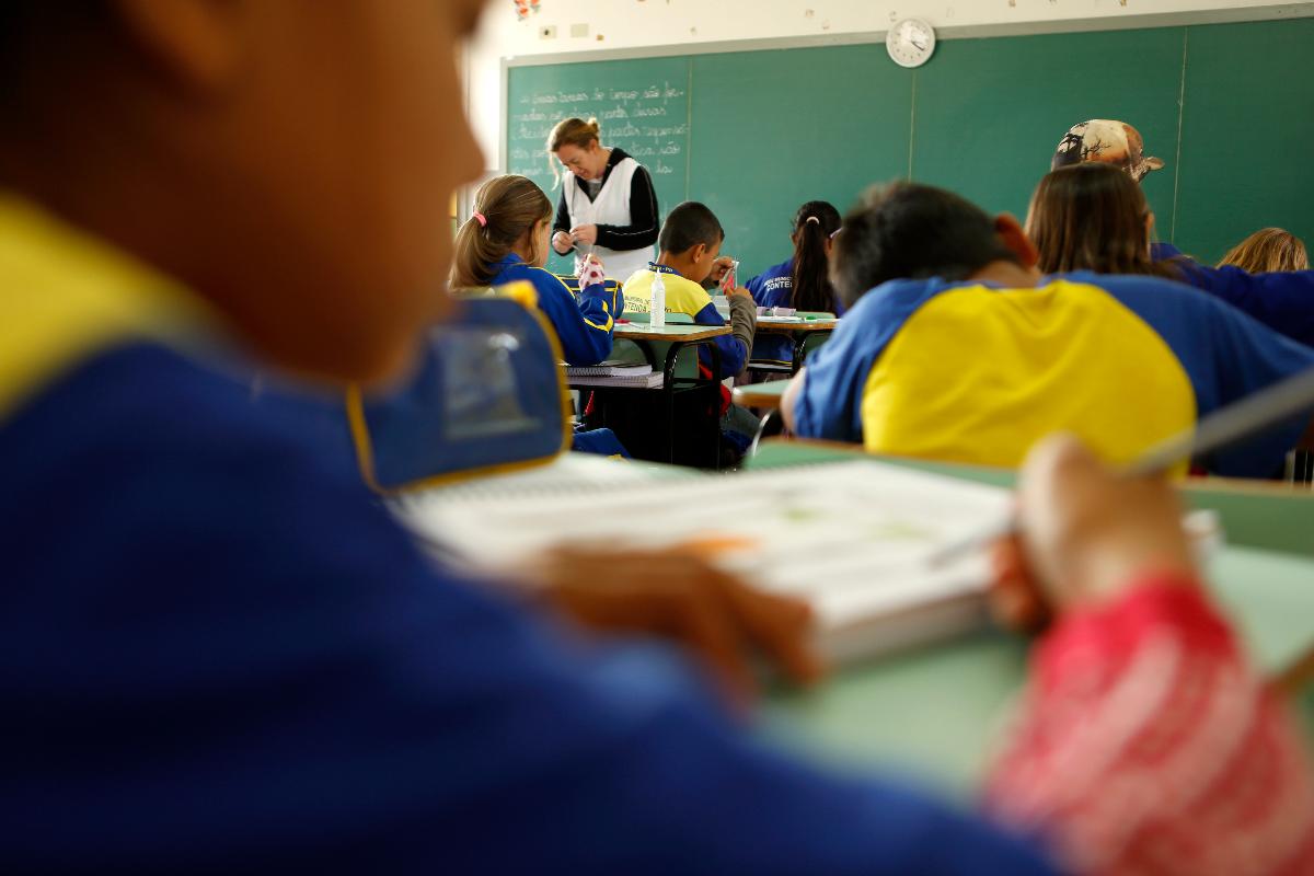 Candidatos prometem salários maiores para os professores, mais recursos e melhorias na gestão. Dá para confiar? | Marcelo Andrade
Gazeta do Povo